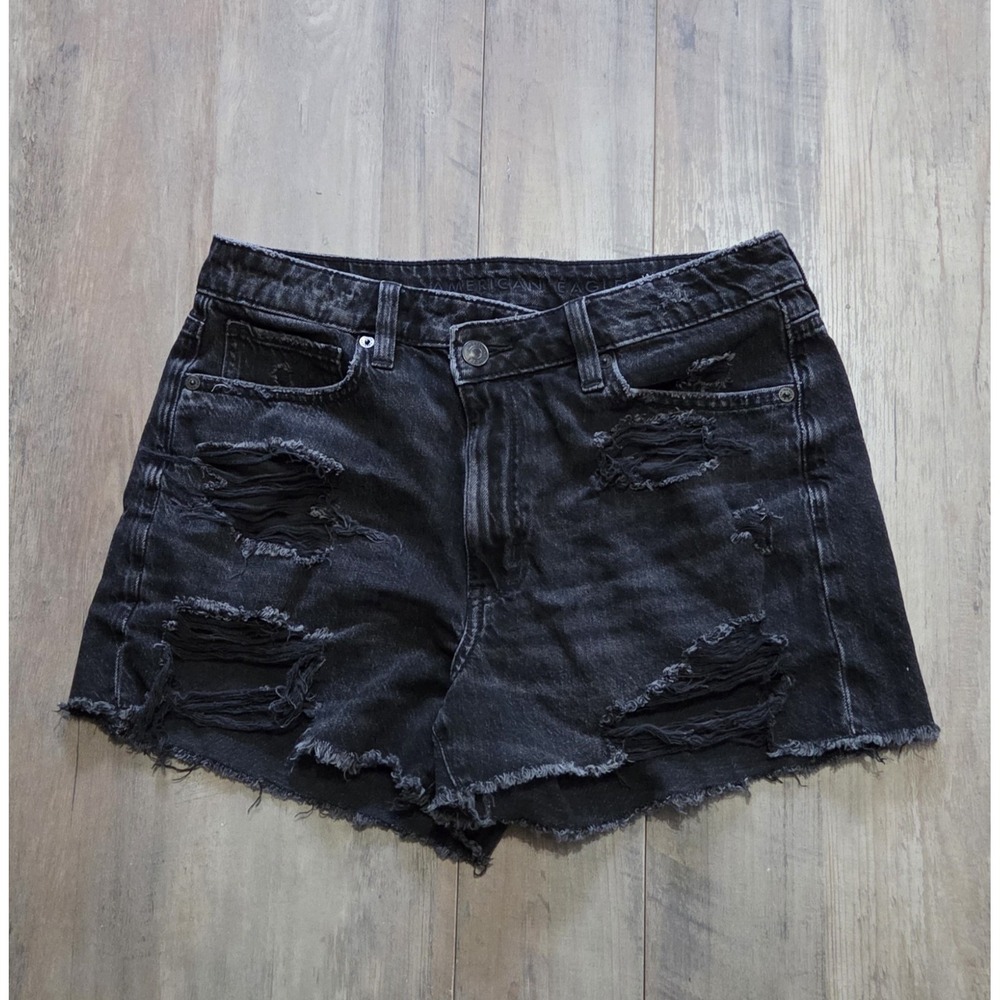 American Eagle Black Distressed Raw Hem Shorts Women Sz 6 (2.5" Inseam)